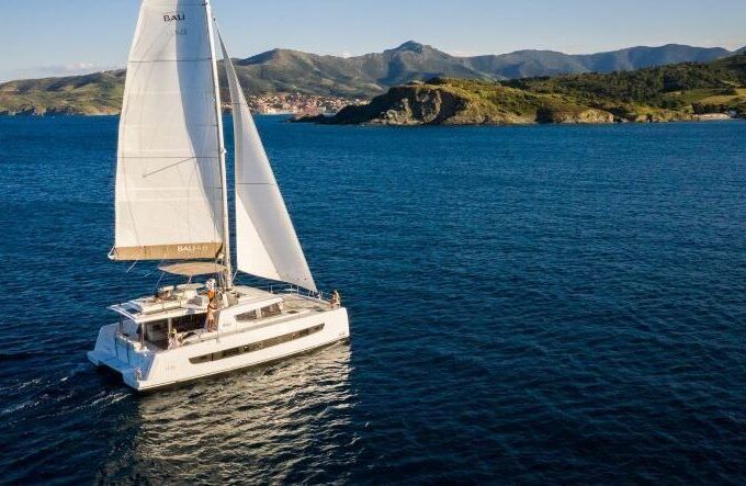 Catamaran Catana Group Bali 4.8 - 6 + 1 cab. 14m