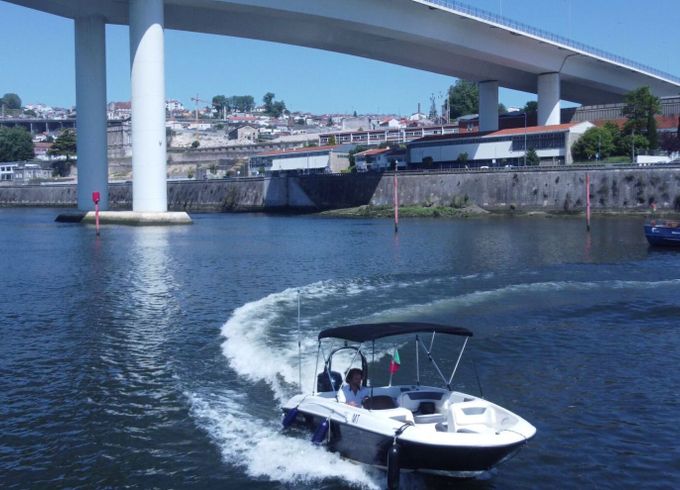 Motorboat Private Cruise 115hp