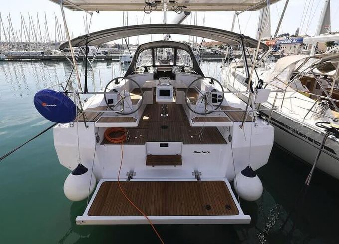 Sailboat Bavaria Bavaria C38 11.38m