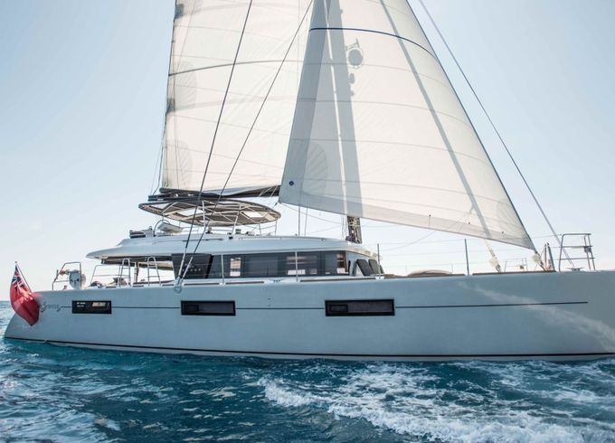 Catamaran LAGOON 620 Essence 18.9m