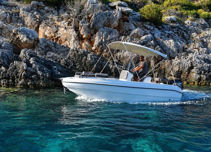 Motorboat Karel xs480 30hp