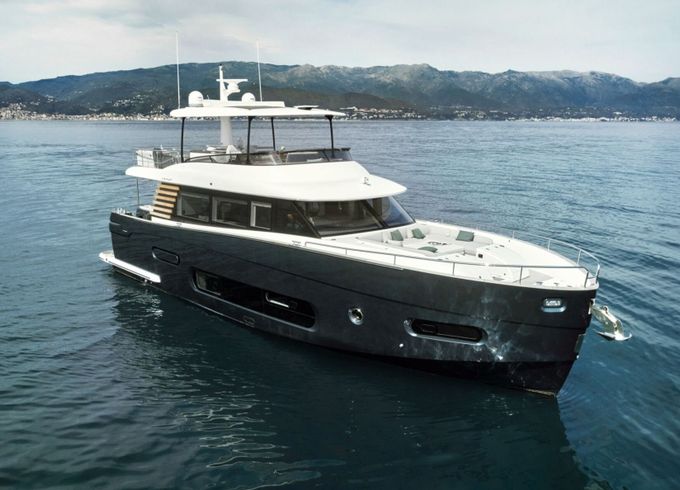 Motor yacht Azimut Magellano 66 1600hp
