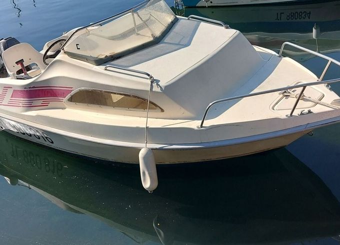 Boat without licence  Ultramar 450