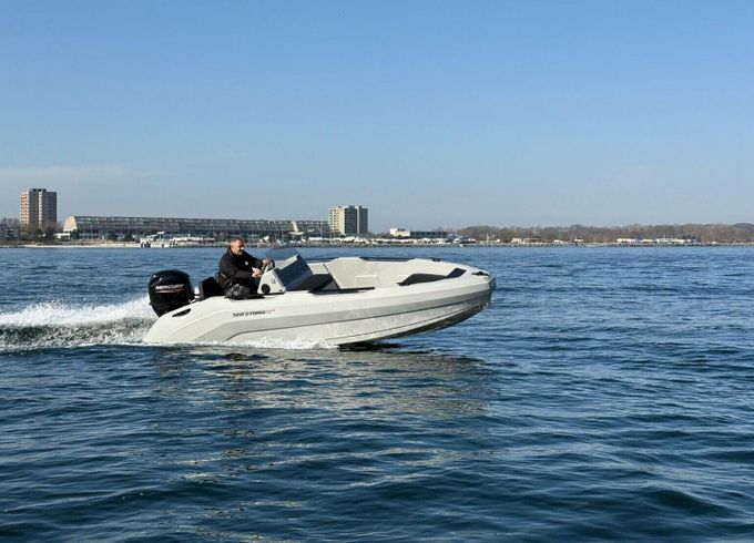 Motorboat SeaStorm 17 15hp