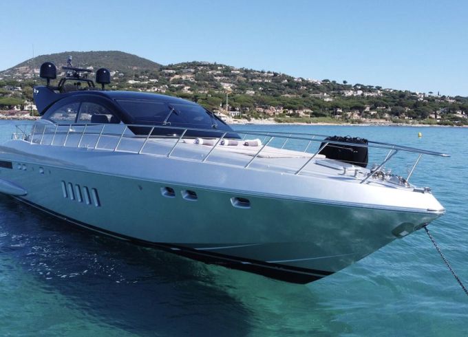 Motor yacht Mangusta 72 1300hp