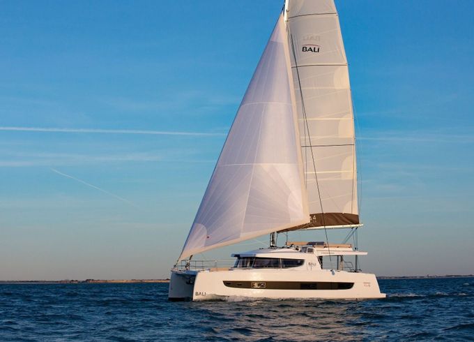 Catamaran Catana Group Bali 4.4 - 4 + 1 cab. 13m