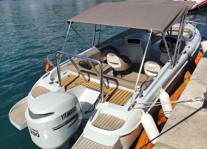 Motorboat Tullio Abbate 200hp