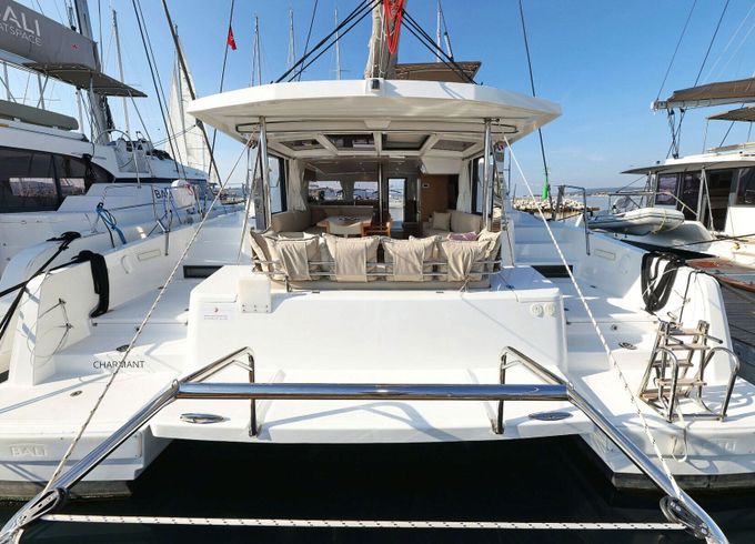 Catamaran Catana Group Bali 4.2 - 4 + 1 cab. 12m
