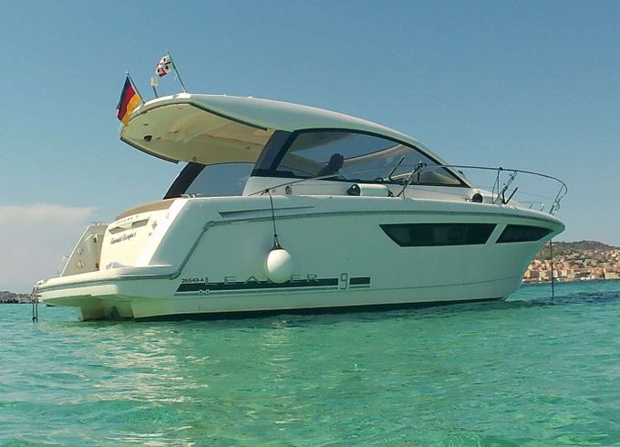 Motorboat Jeanneau Leader 600hp