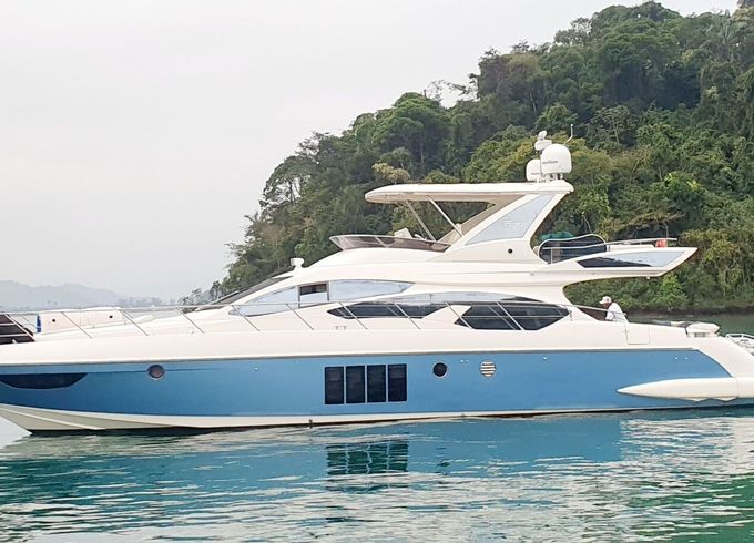 Motor yacht Azimut 64
