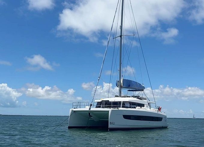 Catamaran Catana Group Bali 4.4 - 4 + 1 cab. 13.75m