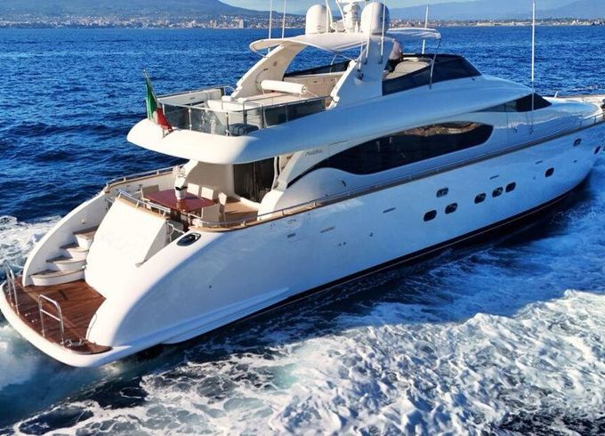 Motor yacht Maiora yacht Maiora 24 s 640hp