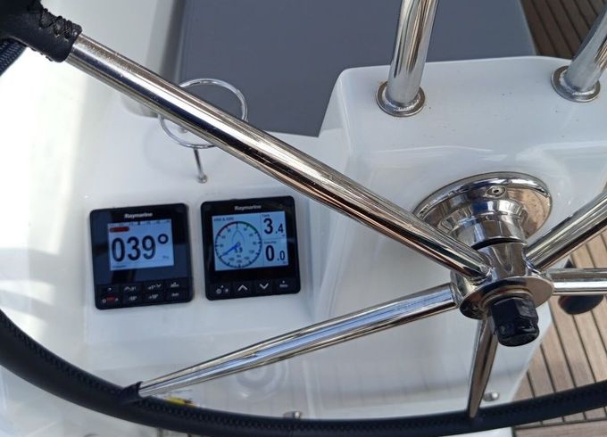 Sailboat Oceanis 37.1 11m