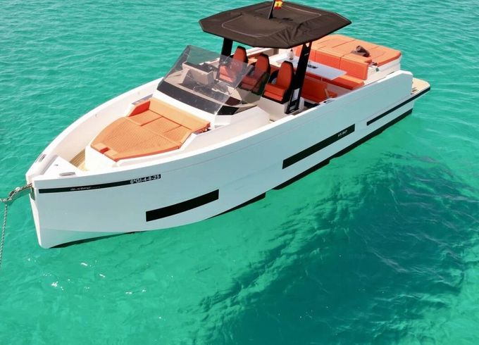 Motorboat DE ANTONIO YACHTS D32 600hp