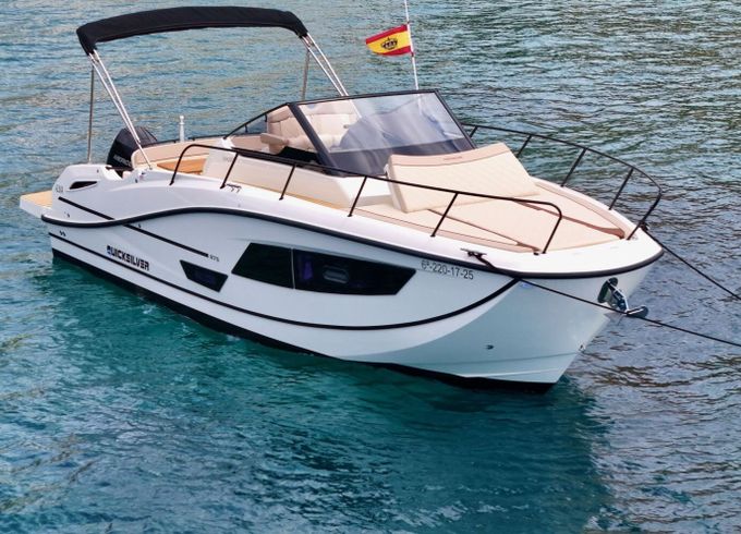 Motorboat Quicksilver Activ 875 Sundeck 300hp
