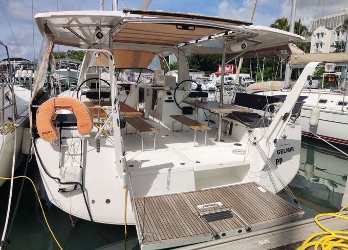 Sailboat Jeanneau Sun Loft 47 - 6 + 1 cab. 14m