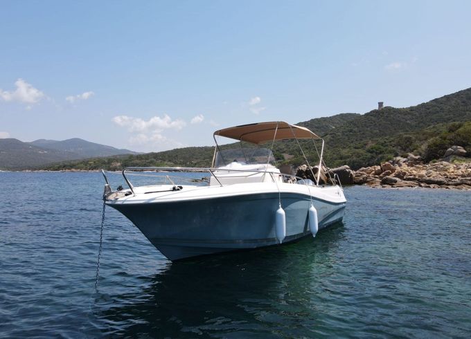 Motorboat Jeanneau Cap Camarat 7.5 225hp