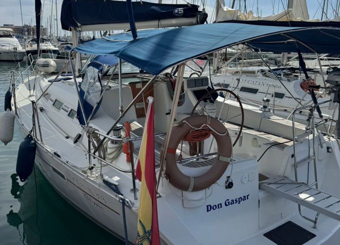 Sailboat Beneteau Oceanis Clipper 393 11.9m