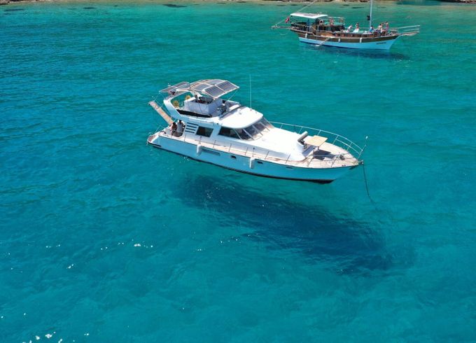 Motor yacht Gurmeyat with Jacuzzi 150hp