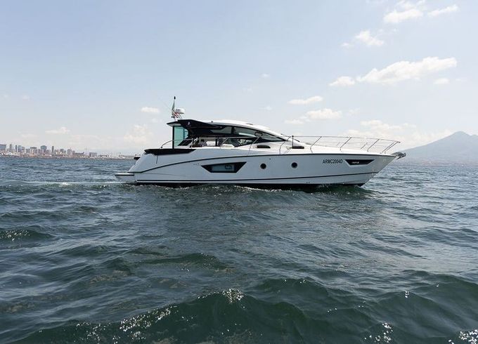 Motorboat Beneteau Gran Turismo 46 900hp