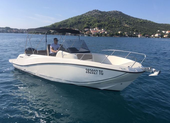 Motorboat QUICKSILVER 675 Activ open 150hp