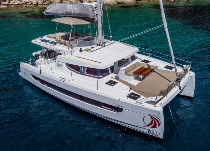 Catamaran Catana Group Bali 4.6 - 5 + 2 cab. 14m
