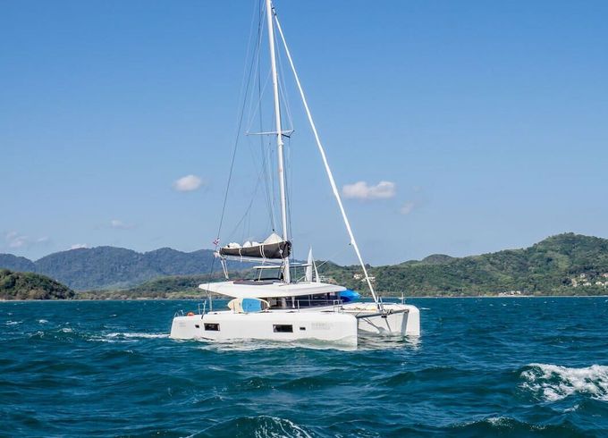 Catamaran LAGOON Lagoon 42 - 4Cab/4Hd 12.94m