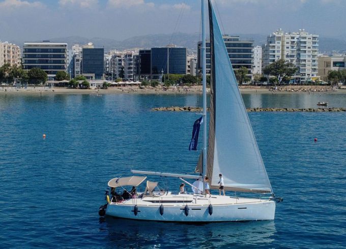 Sailboat Jeanneau Sun Odyssey 439 13m