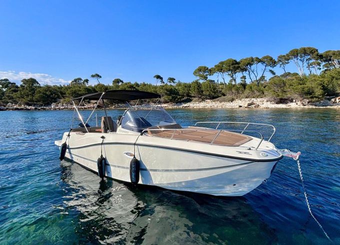 Motorboat Quicksilver 755 Sundeck 225hp