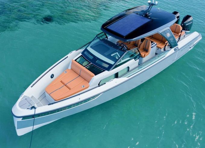 Motorboat Saxdor 32 GTO 600hp