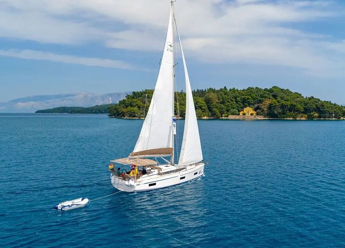 Sailboat Bavaria C42 12m