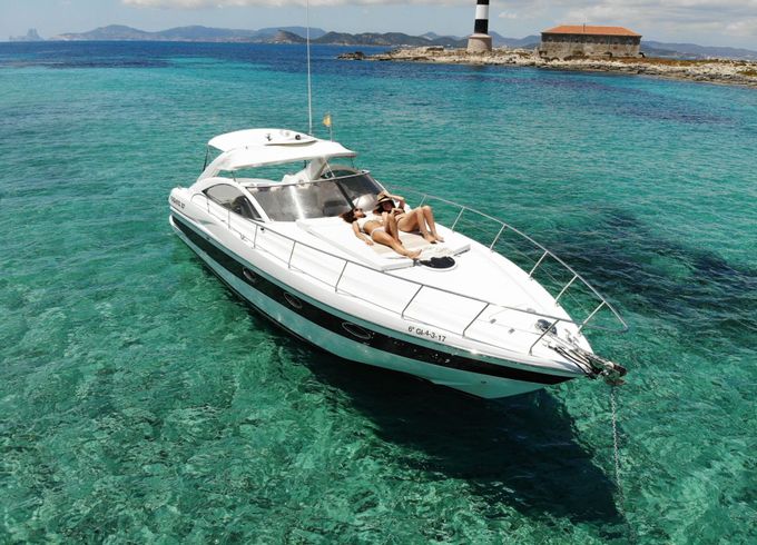 Motorboat Pershing Pershing 37 700hp