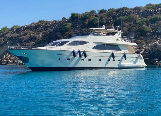 Motor yacht Falcon 86 2840hp