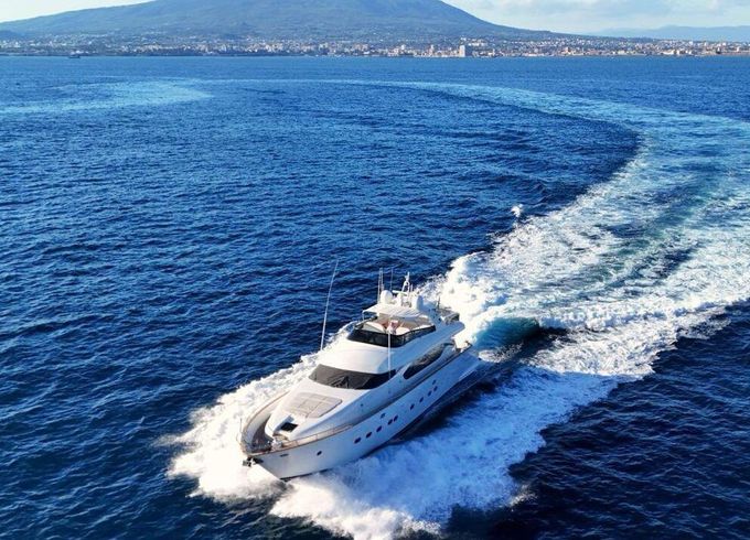 Motor yacht Maiora yacht Maiora 24 s 640hp