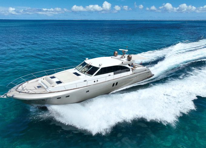 Motorboat COUACH yachts 2100 Open 3000hp