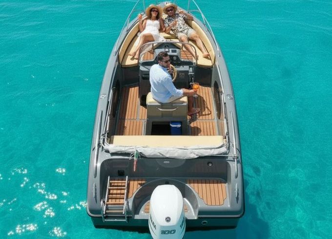 Motorboat from capri day tour scar next 150 cv 150hp