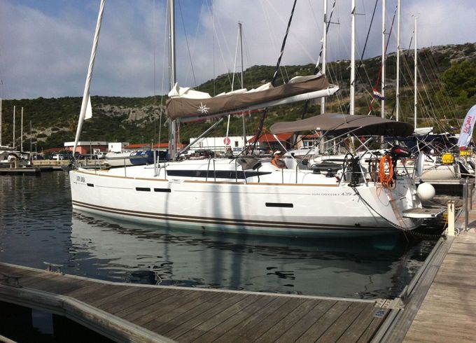 Sailboat JEANNEAU SUN ODYSSEY 439 13.34m