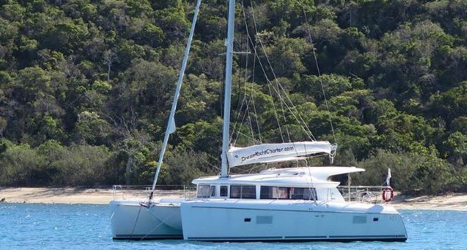 Catamaran LAGOON 421 12.6m