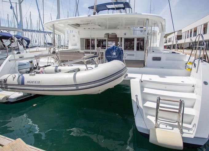 Catamaran Lagoon-Bénéteau Lagoon 450 F - 4 + 2 cab. 13.96m