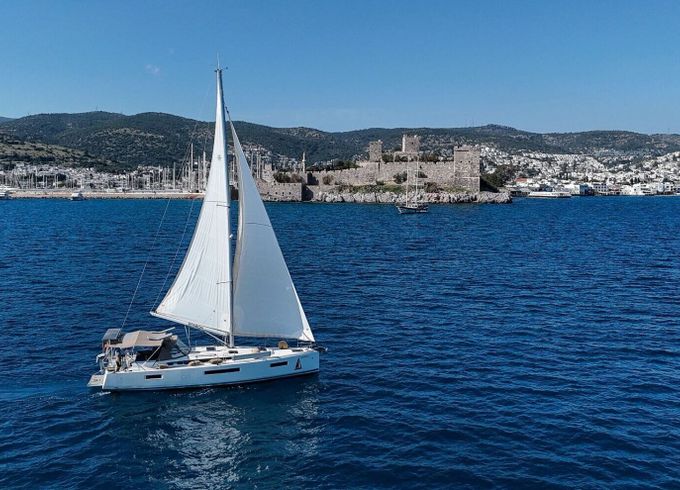 Sailboat Jeanneau Sun Odyssey 440 13m