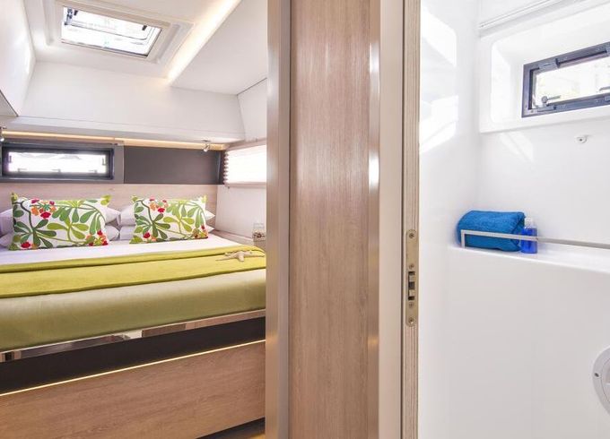 Catamaran Moorings 4500L/10 13m