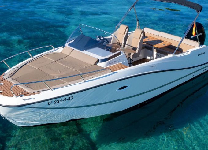 Motorboat Quicksilver 755 Sundeck 250hp