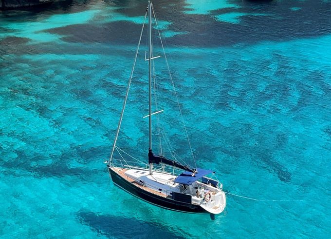 Sailboat Beneteau Oceanis Clipper 361 11m