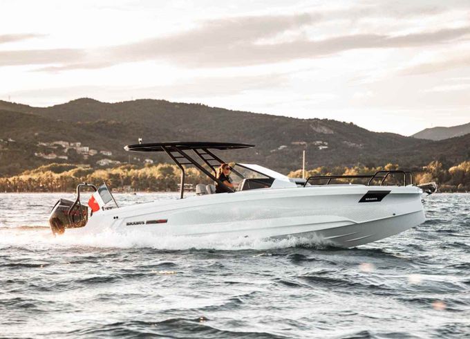 Motorboat Axopar BRABUS 300 SHADOW CROSS TOP 300hp