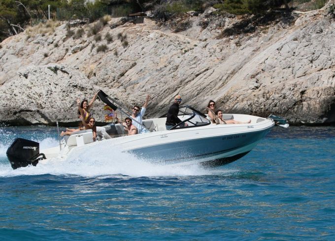Motorboat Bayliner Vr6 200hp