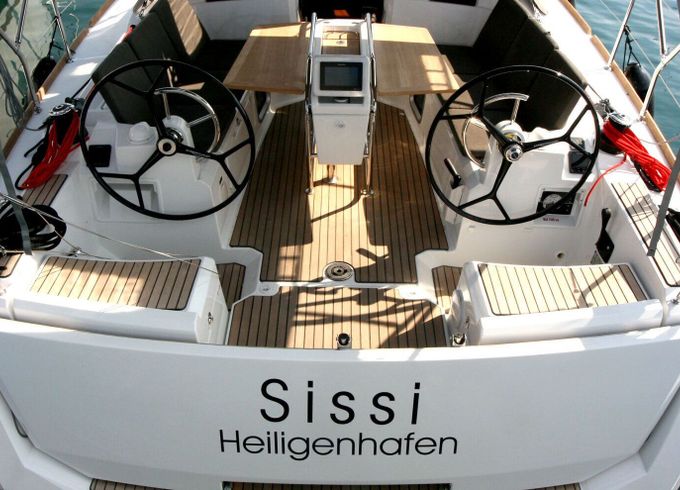 Sailboat JEANNEAU SUN ODYSSEY 389 11.75m