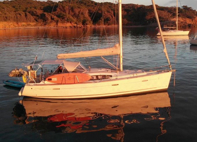Sailboat Beneteau Oceanis 40 12.24m