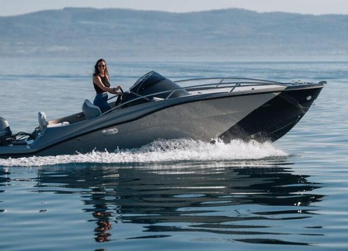 Motorboat Clear marine Aries 120hp