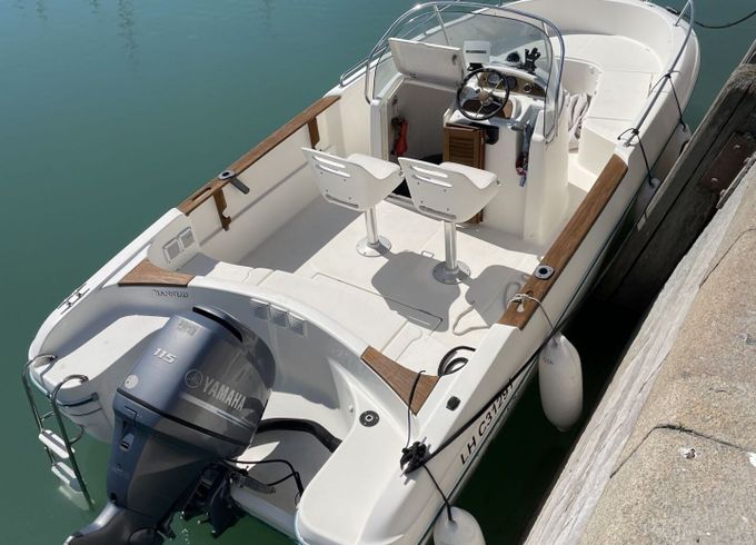 Motorboat Jeanneau Cap Camarat 6.25 115hp