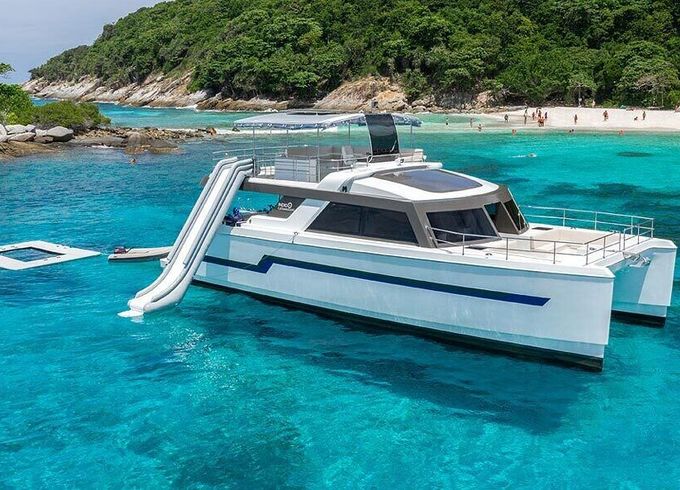 Motorboat Power Catamaran 53ft 400hp